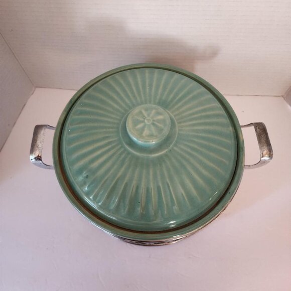 Homer Laughlin Fiesta Kitchen Kraft Round Covered Casserole with Metal Stand - Picture 2 of 9